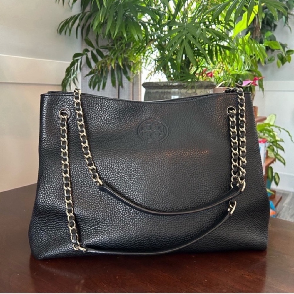 Black Leather Chain Shoulder Bag